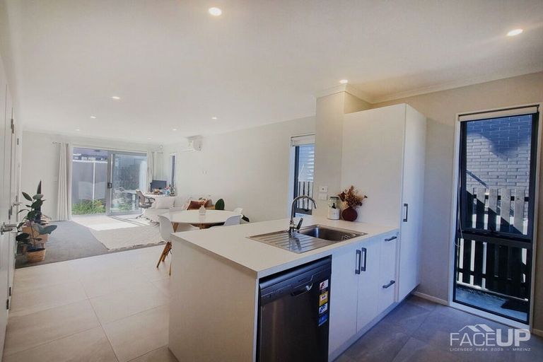 Photo of property in 1 Ko Tohu Place, Hobsonville, Auckland, 0616