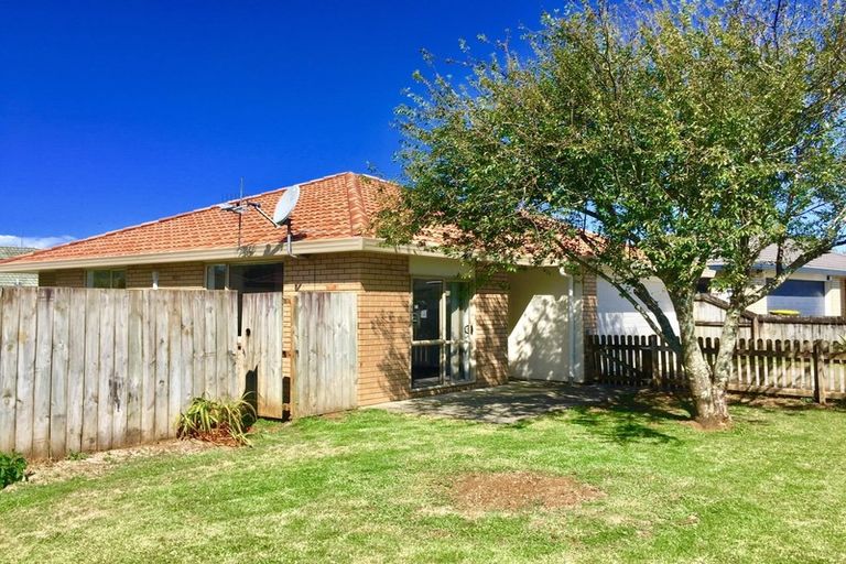 Photo of property in 28a Kayes Road, Pukekohe, 2120