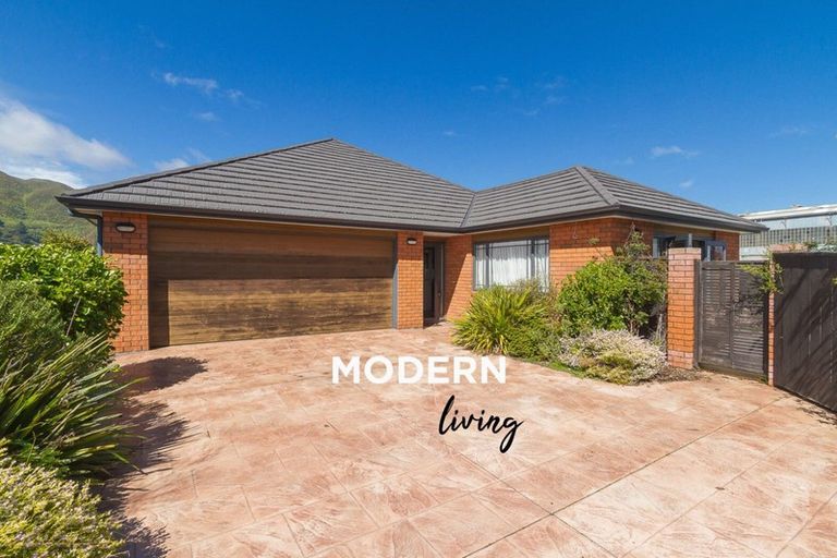 Photo of property in 32 Moana Grove, Waiwhetu, Lower Hutt, 5010