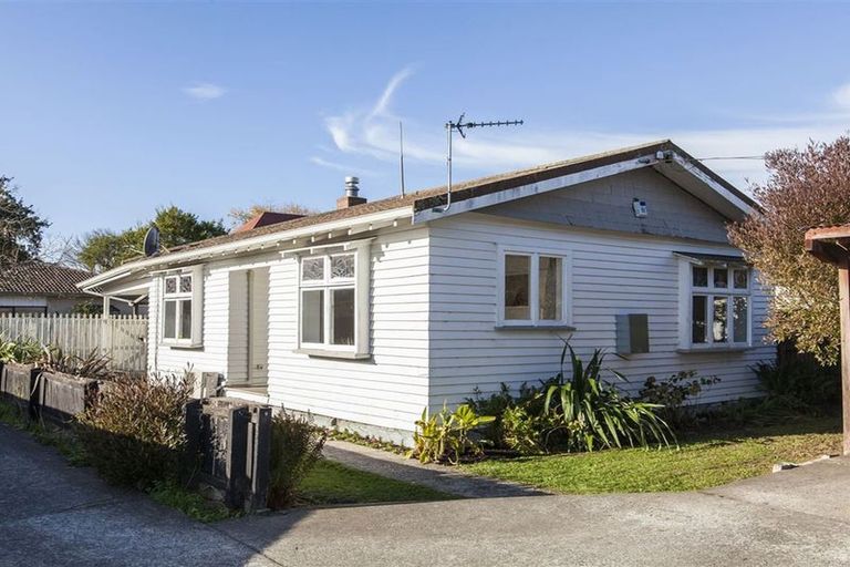 Photo of property in 25 Grassmere Street, Papanui, Christchurch, 8052