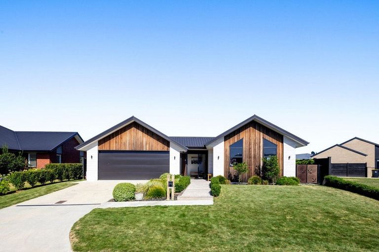 Photo of property in 6 Lewis Way, Cambridge, 3434