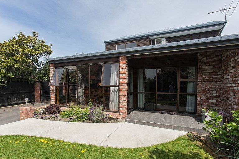Photo of property in 59 Westgrove Avenue, Avonhead, Christchurch, 8042