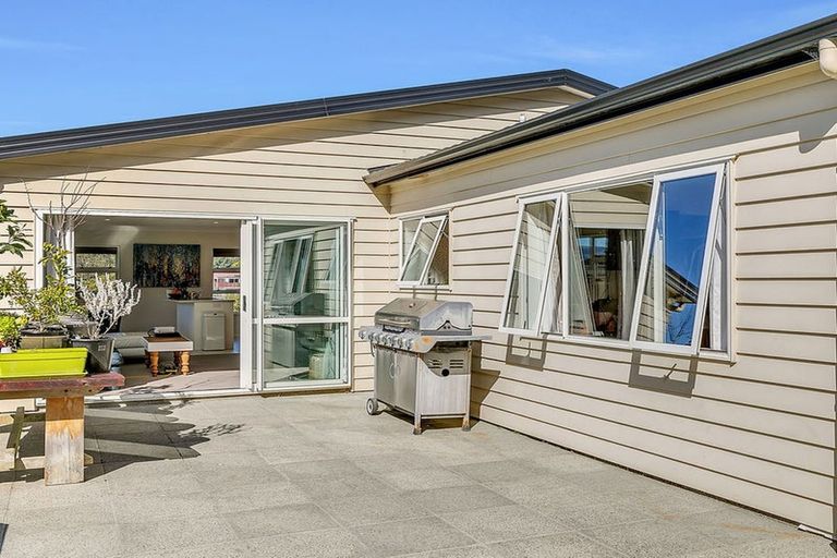 Photo of property in 10 Moonraker Place, Whitby, Porirua, 5024