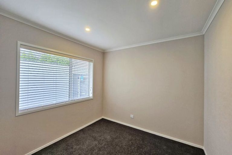 Photo of property in 14 George Yee Place, Taradale, 4112