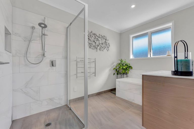 Photo of property in 9 Mutetai Road, Clarks Beach, 2122