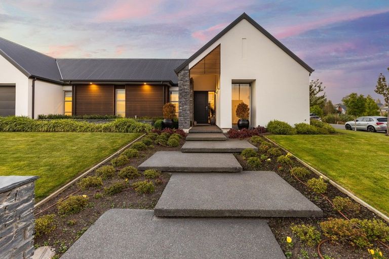 Photo of property in 2 Greenbank Place, Parklands, Christchurch, 8083