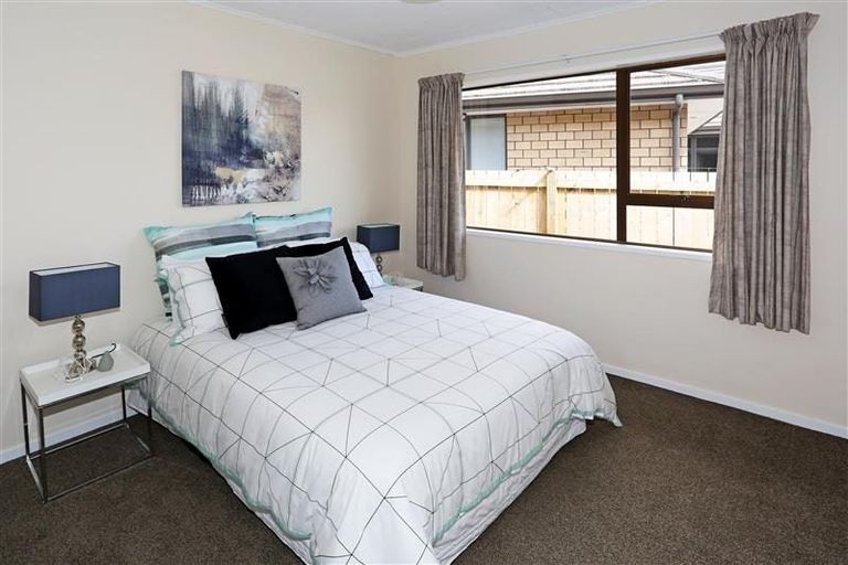 Photo of property in 12 Henry Curd Terrace, Pukekohe, 2120