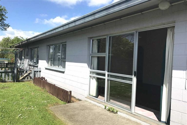 Photo of property in 24 Maire Street, Inglewood, 4330