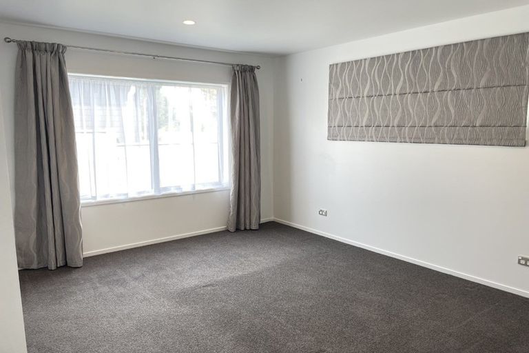 Photo of property in 6b Kirk Street, Waiuku, 2123