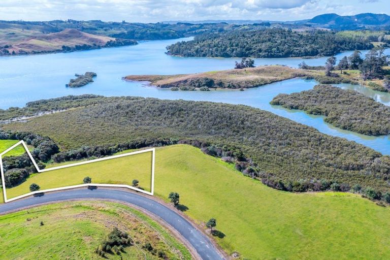 Photo of property in 76 Hinamoki Drive, Kaiwaka, 0573