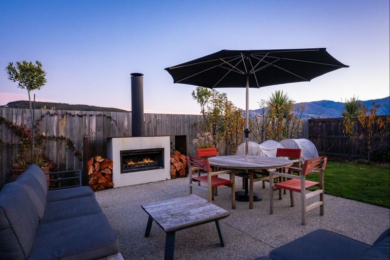 Photo of property in 8 Glen Dene Crescent, Wanaka, 9305