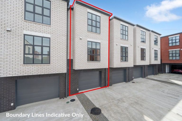 Photo of property in 32 Moore Street, Howick, Auckland, 2014