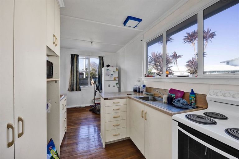 Photo of property in 8 Turuturu Road, Hawera, 4610