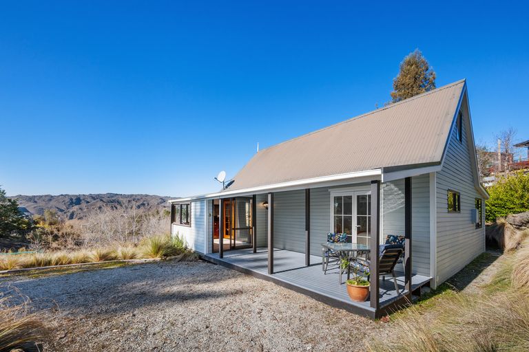 Photo of property in 7 Kamaka Crescent, Bridge Hill, Alexandra, 9320