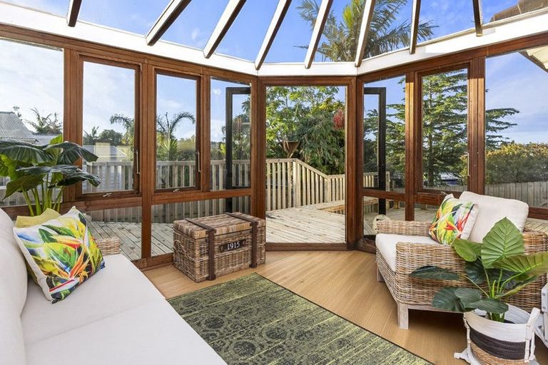 Photo of property in 5 Rakino Avenue, Manly, Whangaparaoa, 0930