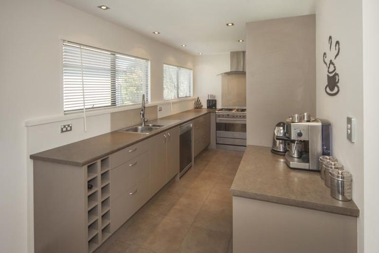 Photo of property in 145 Weatherly Road, Torbay, Auckland, 0630