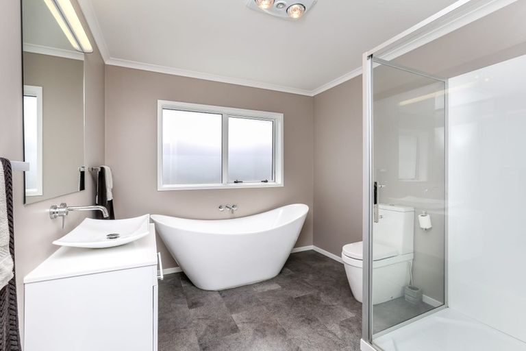 Photo of property in 3 Keene Drive, Bell Block, New Plymouth, 4312