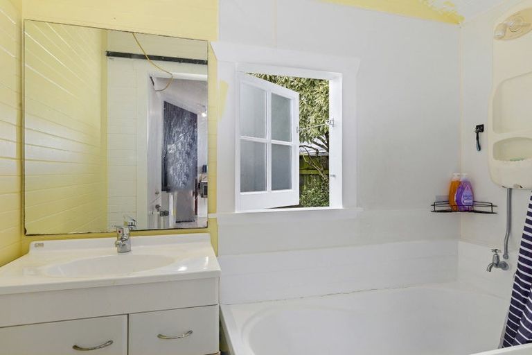 Photo of property in 71 Wilford Street, Wallaceville, Upper Hutt, 5018