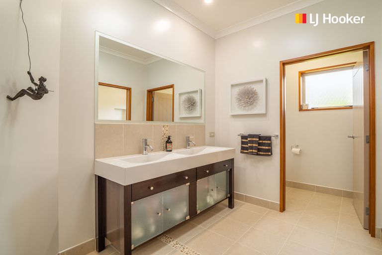 Photo of property in 28 Irwin Logan Drive, Mosgiel, 9024