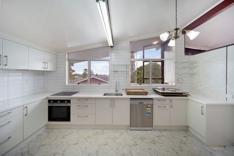 Photo of property in 26 Ewbank Place, Manurewa, Auckland, 2102