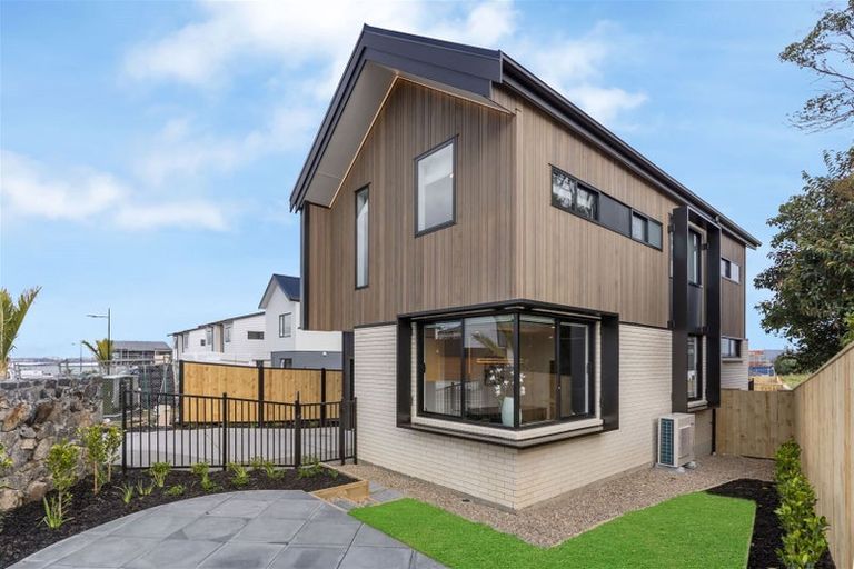 Photo of property in 1 Ocean Breeze Avenue, Hobsonville, Auckland, 0616
