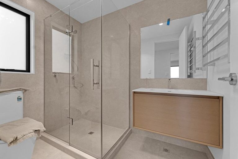 Photo of property in 2 Irwin Lane, Windsor Park, 0632