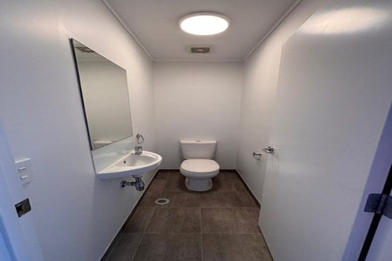 Photo of property in 87 Battalion Drive, Papakura, 2110