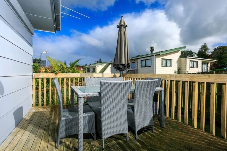 Photo of property in 44 Garton Drive, Massey, Auckland, 0614