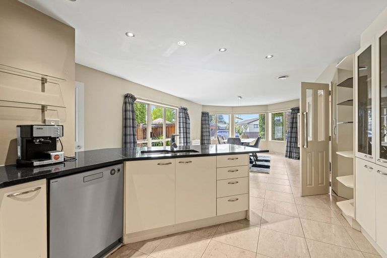 Photo of property in 1 Henridge Place, Avonhead, Christchurch, 8042