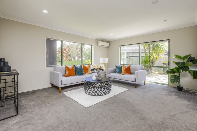 Photo of property in 5 Secoia Crescent, Mangere, Auckland, 2022