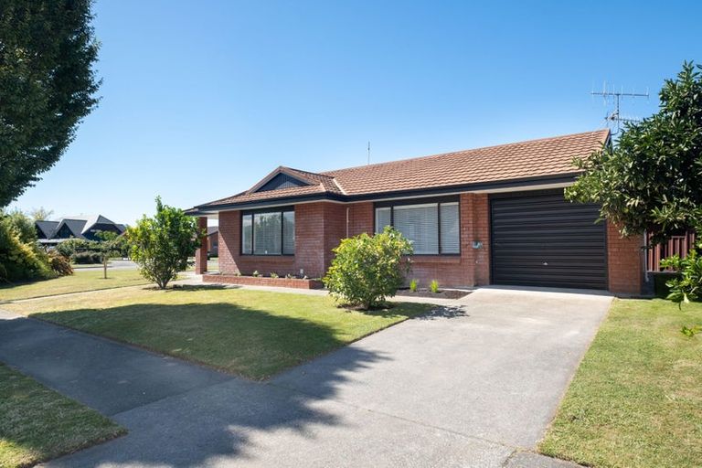 Photo of property in 1 Lowther Place, Taradale, Napier, 4112