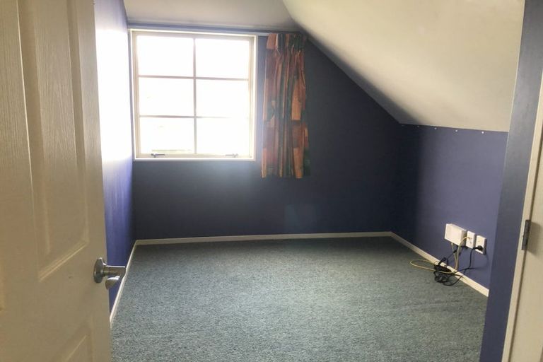 Photo of property in 4 Holly Court, Palmerston North, 4410