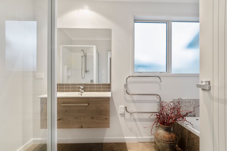 Photo of property in 278 Lakes Boulevard, Pyes Pa, Tauranga, 3112