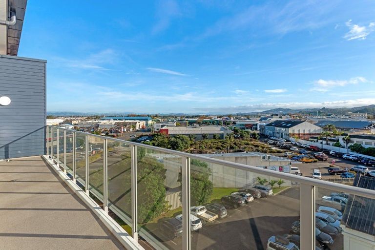 Photo of property in 3/4 Reads Quay, Gisborne, 4010