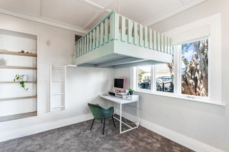 Photo of property in 61 Miro Street, New Lynn, Auckland, 0600