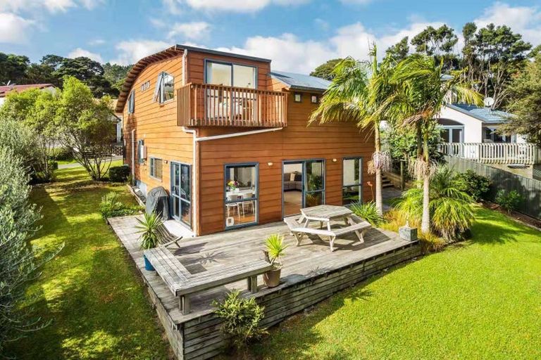 Photo of property in 12 Daldys Bush Lane, Bayview, Auckland, 0629