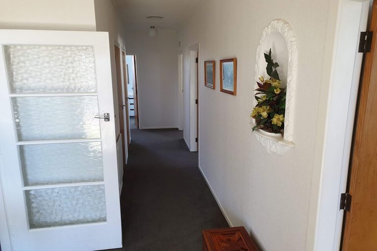 Photo of property in 2 Hood Place, Spotswood, New Plymouth, 4310