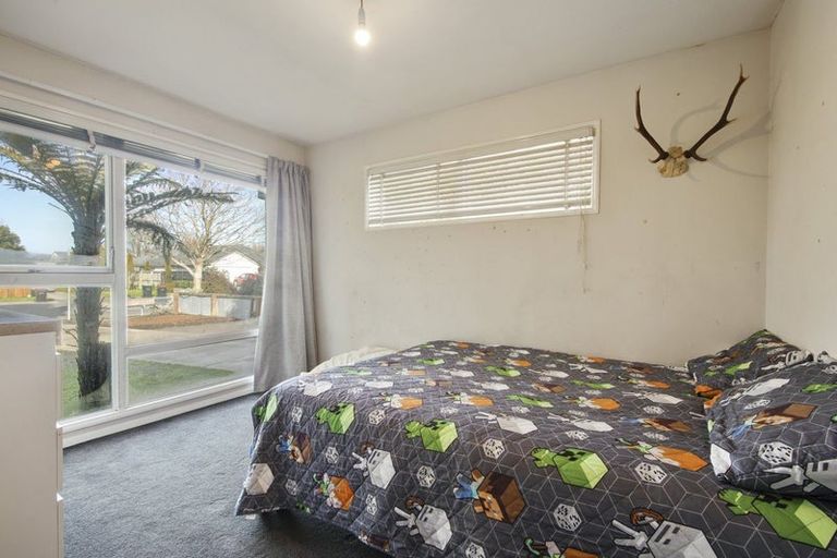 Photo of property in 24 Woodend Road, Woodend, 7610