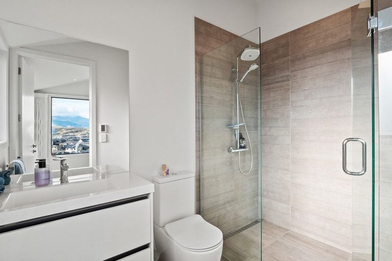 Photo of property in 25 Double Cone Road, Jacks Point, Queenstown, 9371