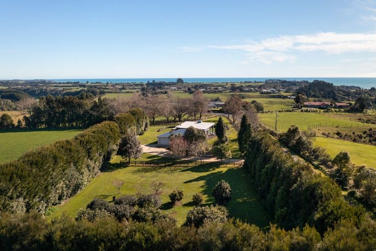 Photo of property in 172 Kaipikari Road Upper, Urenui, 4375