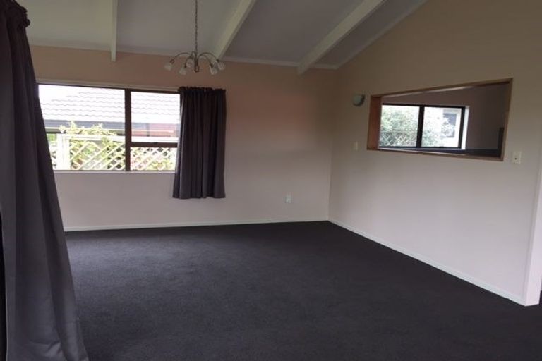 Photo of property in 2 Moreland Avenue, Pukete, Hamilton, 3200