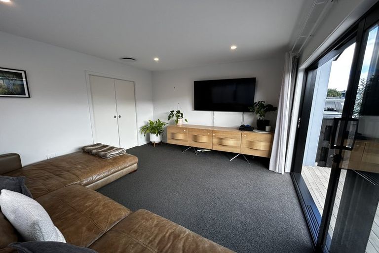 Photo of property in 33 Makete Crescent, Hobsonville, Auckland, 0618