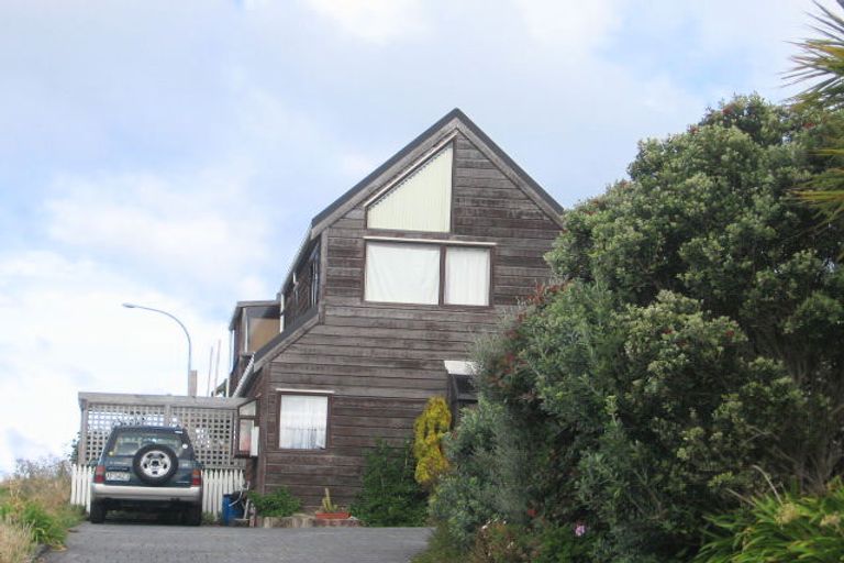 Photo of property in 2/64 Kaikoura Street, Maupuia, Wellington, 6022