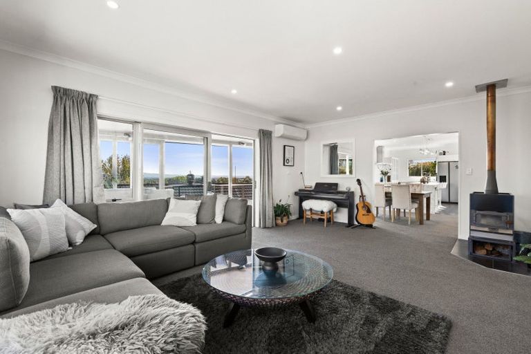 Photo of property in 37 Tauroa Road, Havelock North, 4130