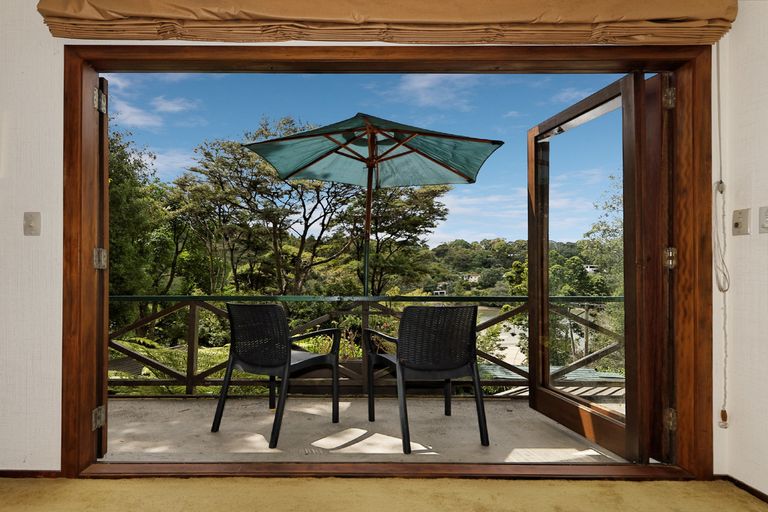 Photo of property in 11 Paturoa Road, Titirangi, Auckland, 0604