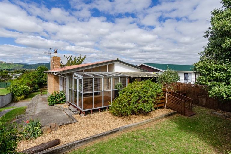 Photo of property in 12 Hollis Road, Paraparaumu Beach, Paraparaumu, 5032