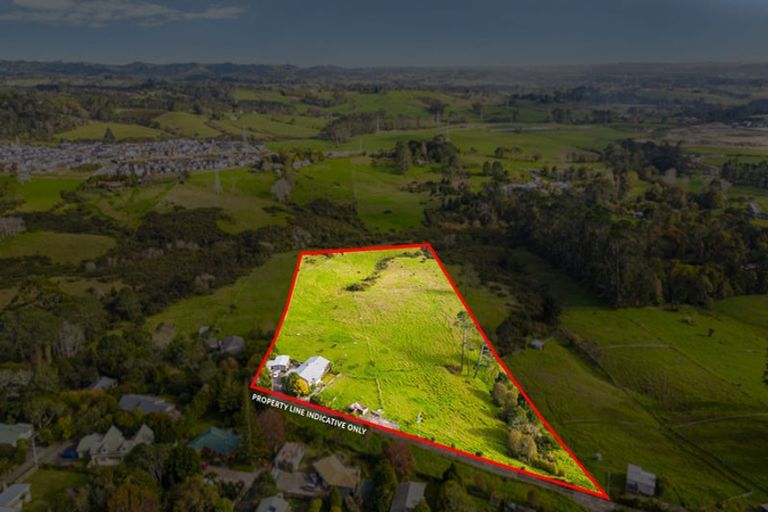 Photo of property in 458 Don Buck Road, Massey, Auckland, 0614