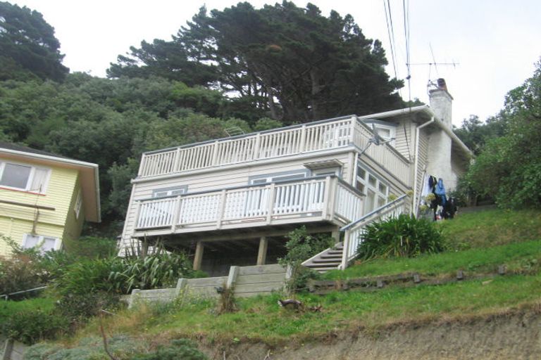 Photo of property in 47 Hungerford Road, Lyall Bay, Wellington, 6022