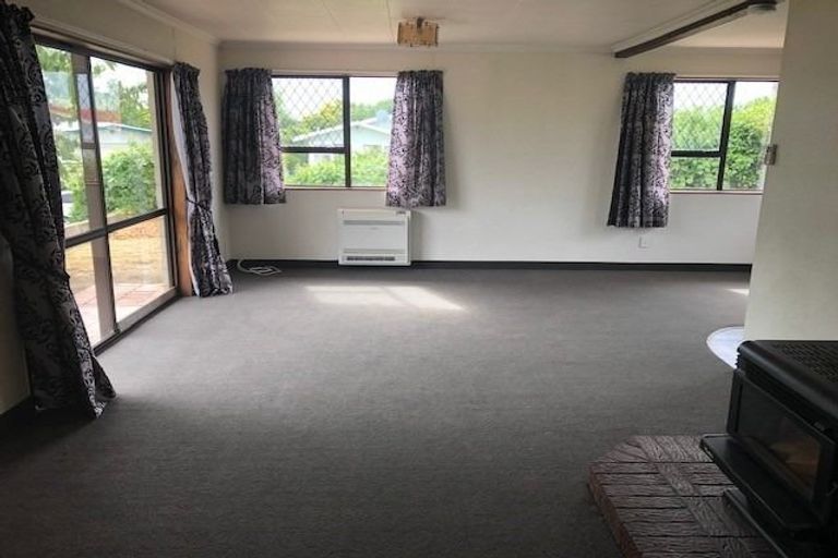 Photo of property in 33 Lupin Road, Otaki, 5512