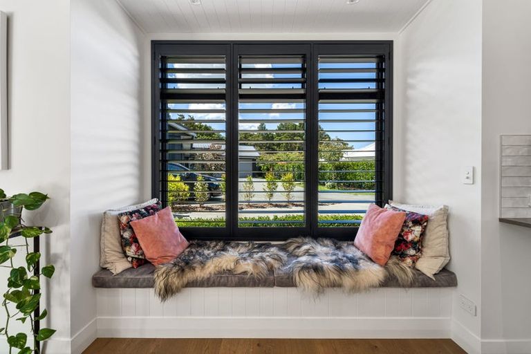 Photo of property in 40 Awanui Crescent, Matakana, 0985